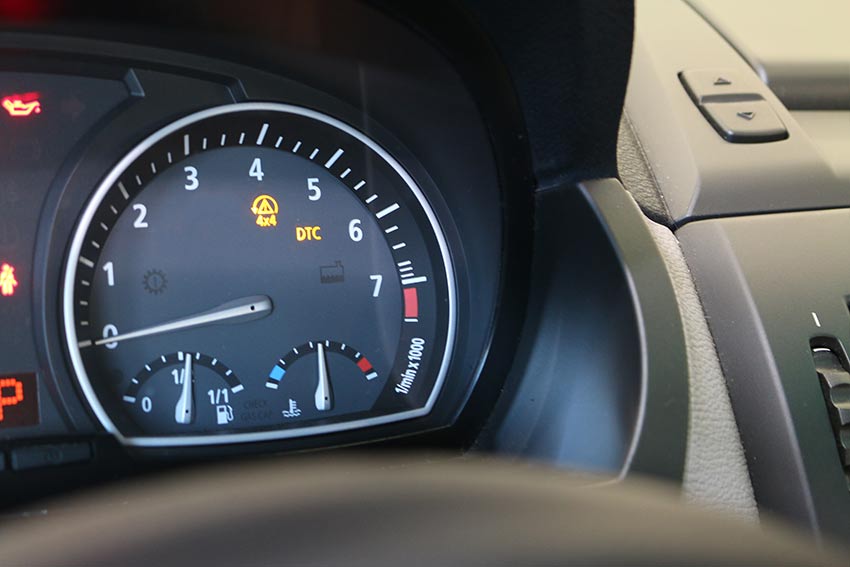 4x4 Traction Control Indicator